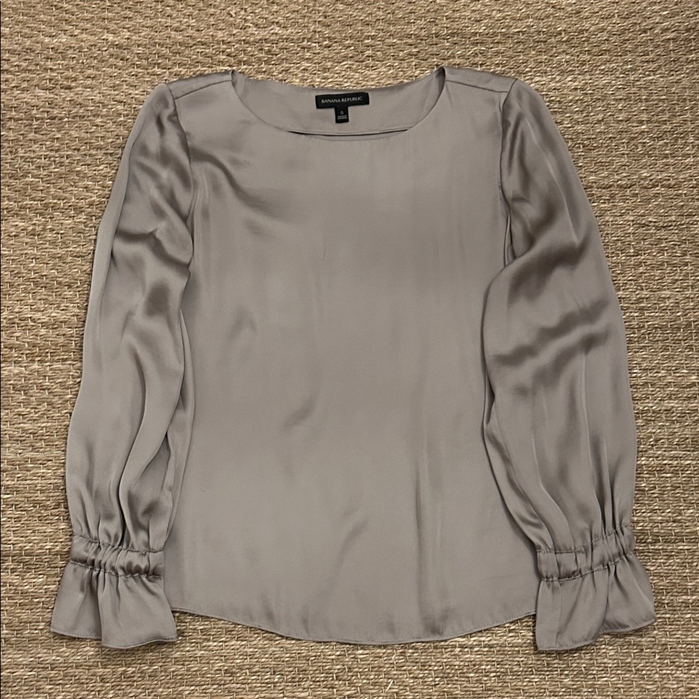 Banana Republic women’s blouse